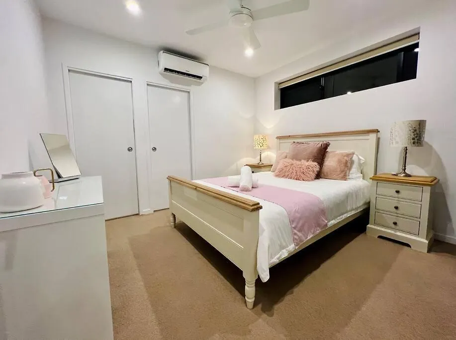 Modern Comfort Near Westfield Brisbane 0*,